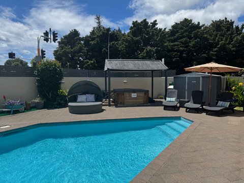 Pool B