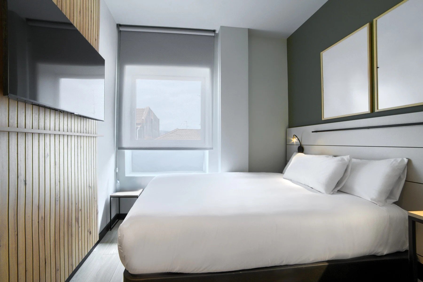 VOCO BILBAO-guestroom-Guest Room.jpg