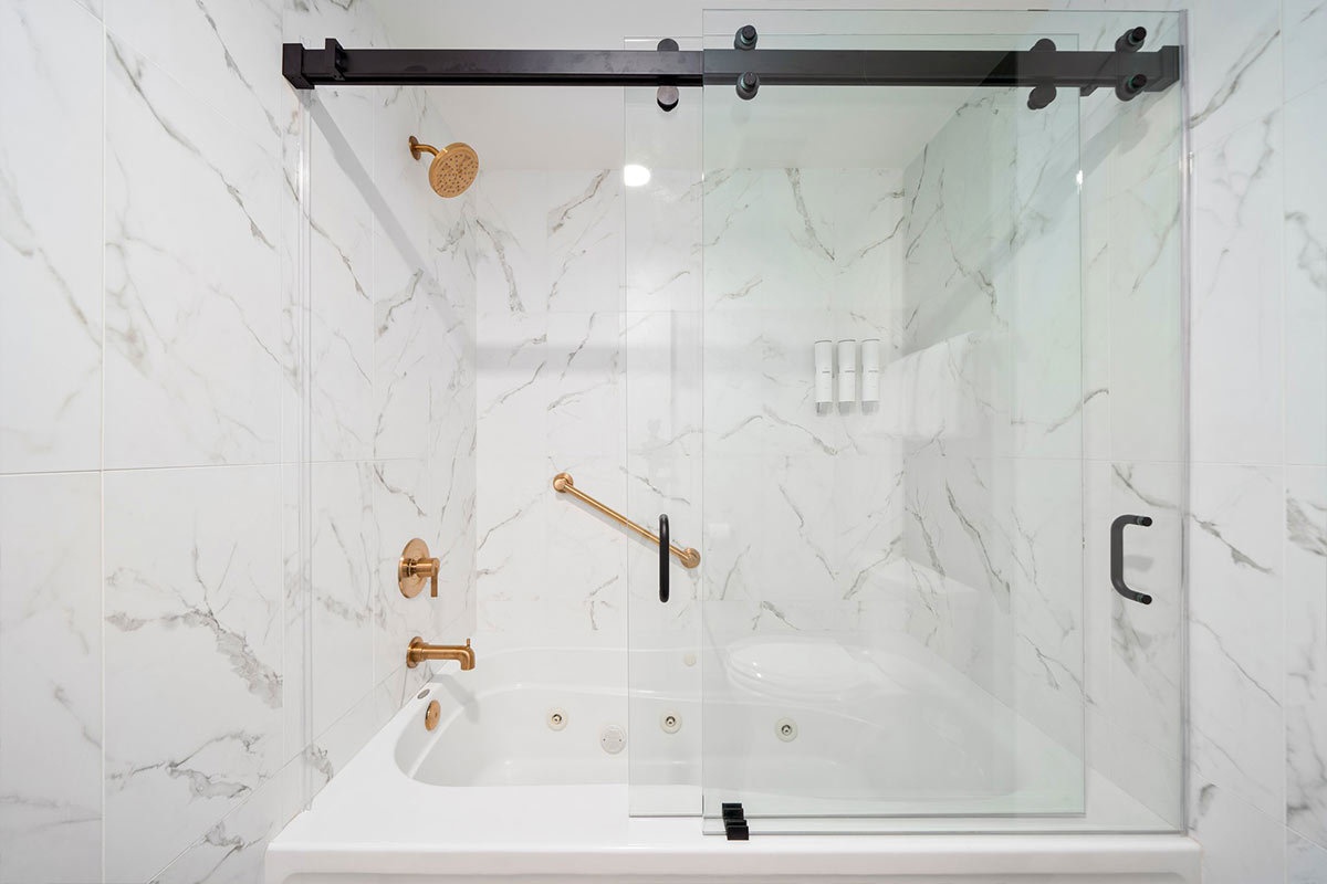 Casablanca Inn-guestroom-Bathroom.jpg