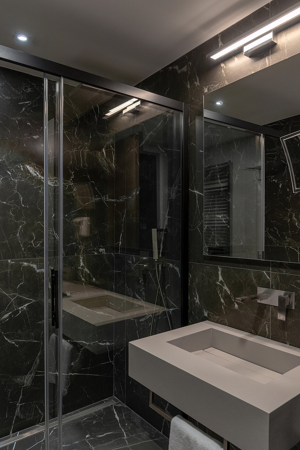 SOLUN HOTEL TRIESTE-guestroom-BATHROOM.jpg