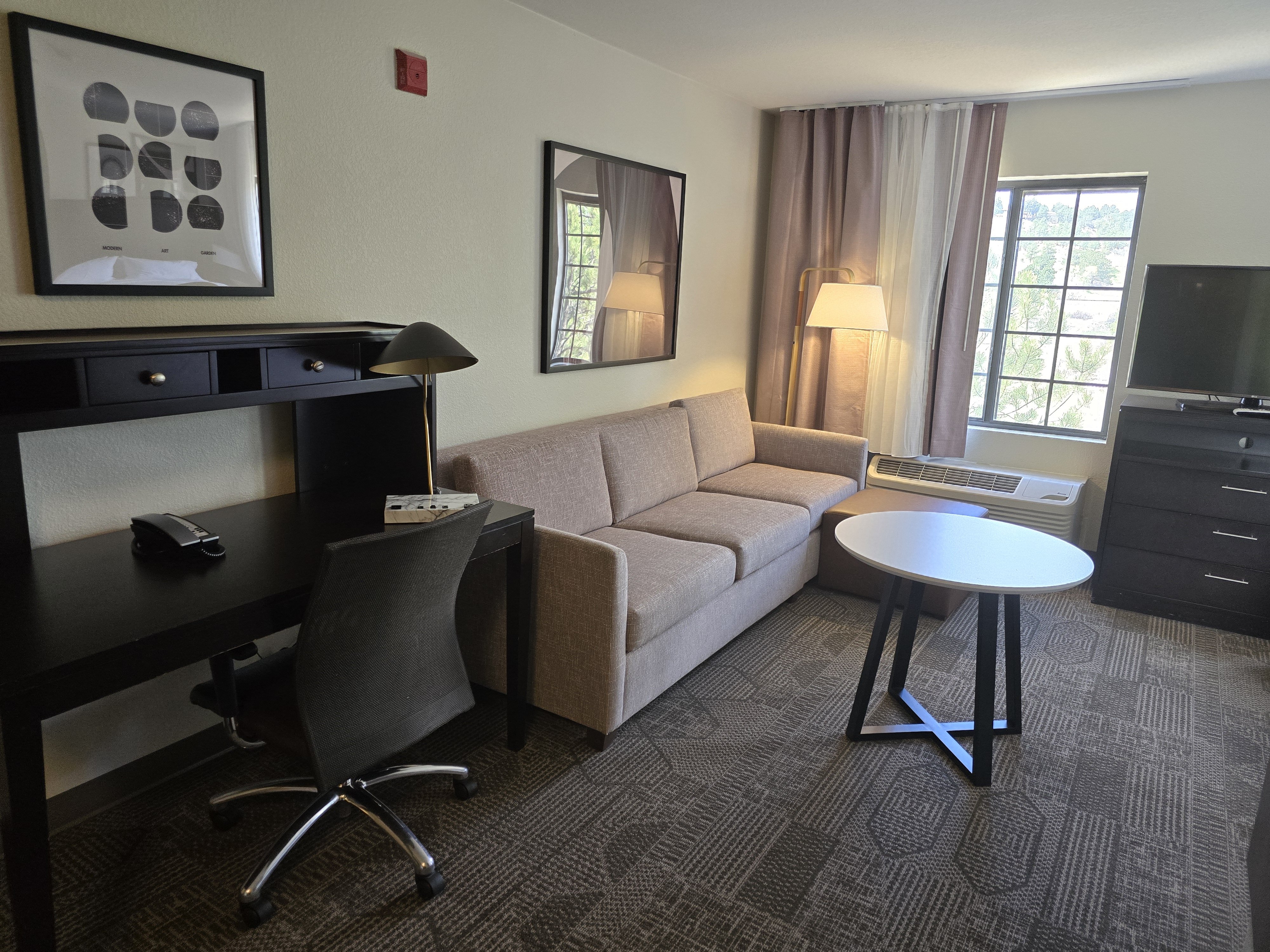 CO SPRINGS N BY IHG-guestroom-Unwind in your room while you watch your favorite TV show..jpg