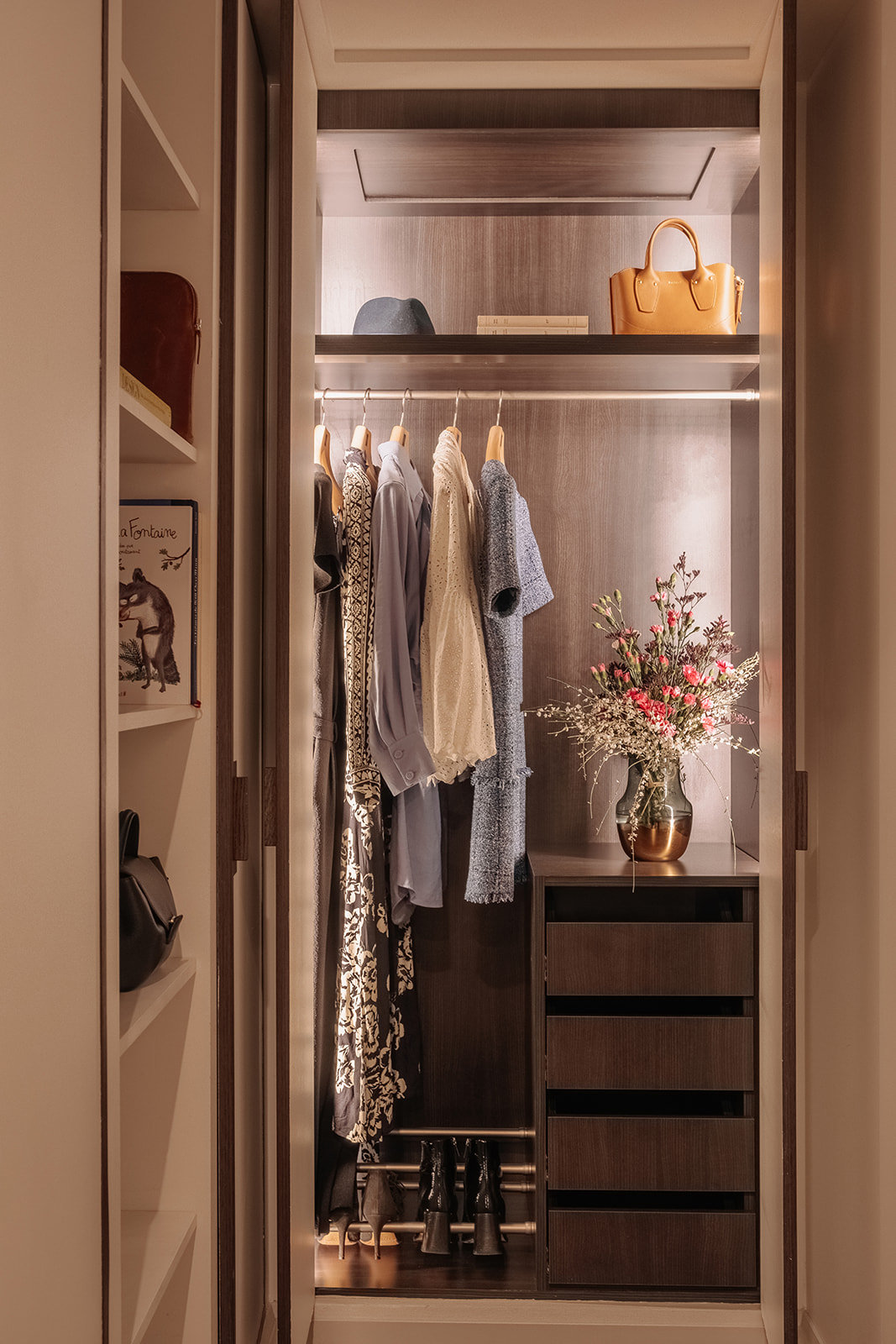 VILLA MAIA-guestroom-Guestroom -wardrobe.jpg
