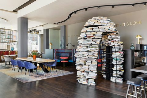 RENAISSANCE ZURICH TOWER HOTEL - Photo 3