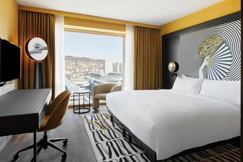 RENAISSANCE ZURICH TOWER HOTEL - Photo 2