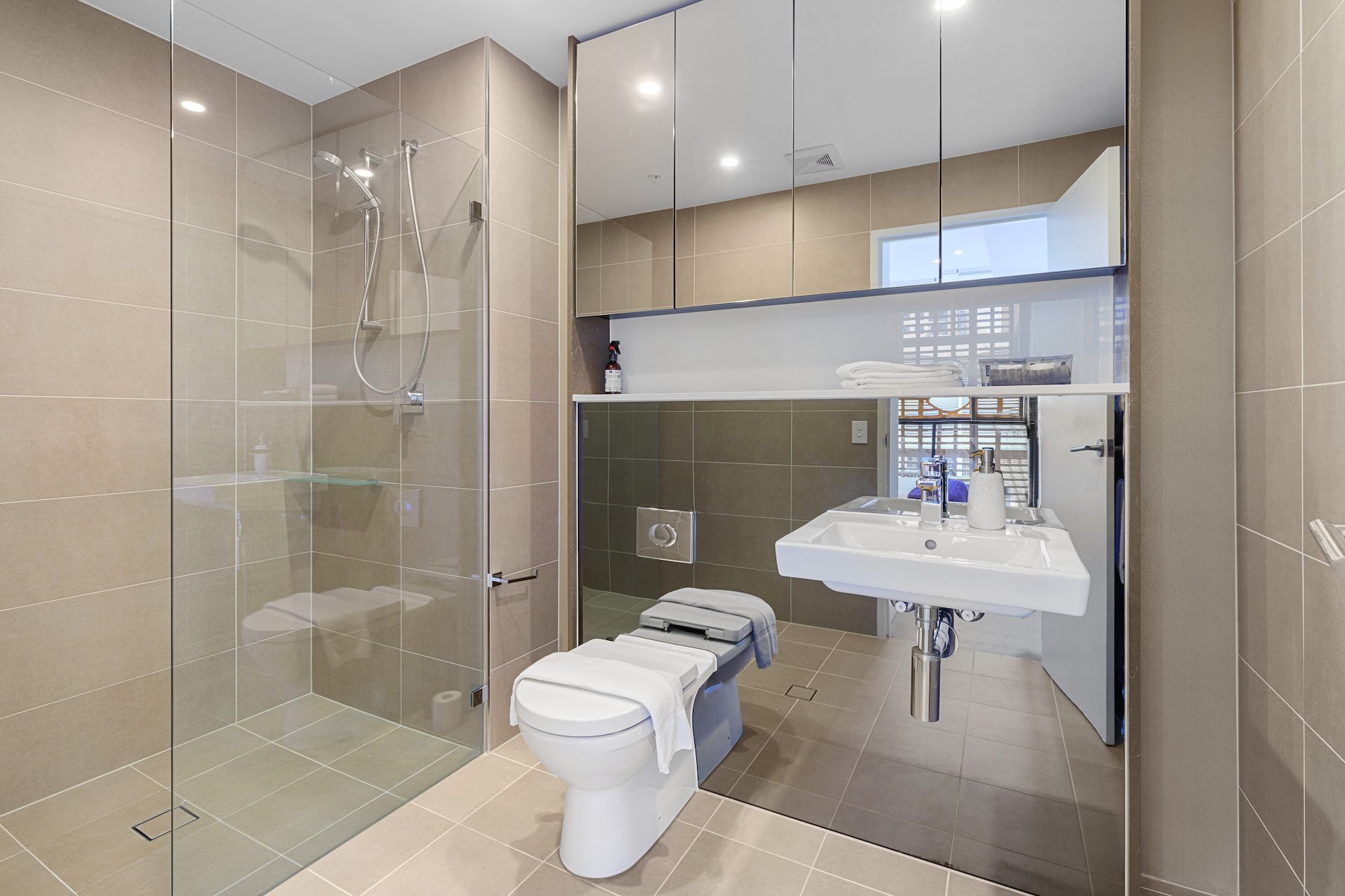 ASTRA APARTMENTS ST LEONARDS-guestroom-1 Bedroom Astra Apartments St Leonards.jpg