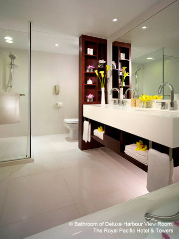 THE ROYAL PACIFIC HOTEL TOWERS-guestroom-Bathroom Of Deluxe Harbour View Room V.jpg