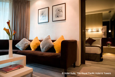 THE ROYAL PACIFIC HOTEL TOWERS-guestroom-Hotel Suite.jpg