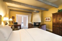  - Wine & Roses Hotel Lodi