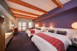  - Wine & Roses Hotel Lodi