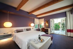  - Wine & Roses Hotel Lodi