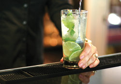  - Wine & Roses Hotel Lodi