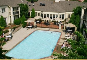 nashville hotel suites inn club