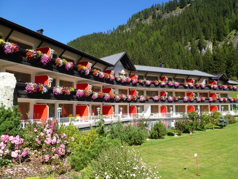 ALPENROYAL HOTEL - Photo 8
