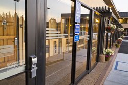  - Hotel Strata Mountain View