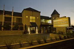  - Hotel Strata Mountain View