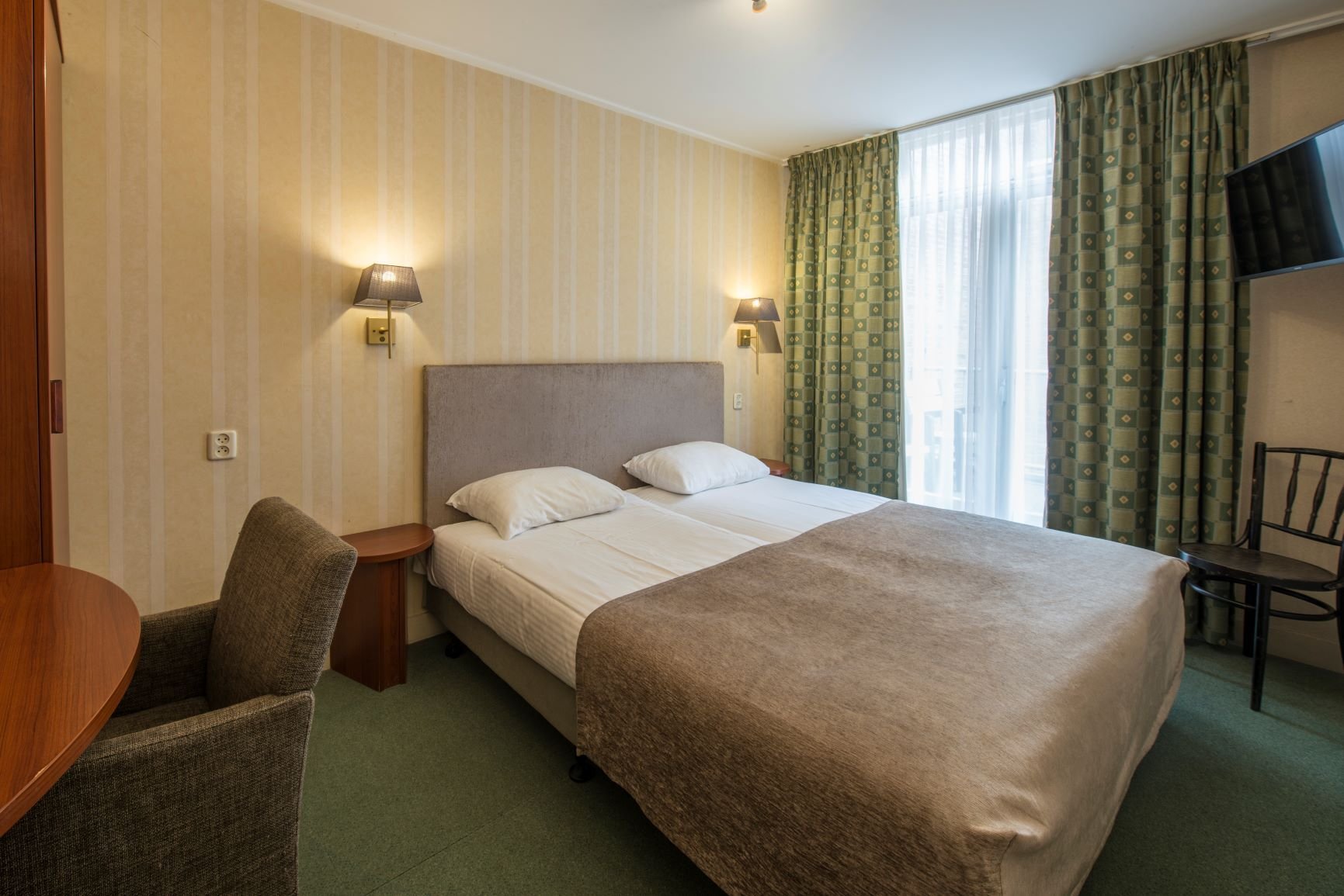CITY HOTEL NIEUW MINERVA-guestroom-Double Room.jpg