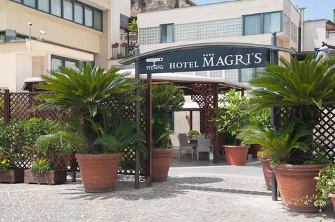 Hotel Magris Exterior
