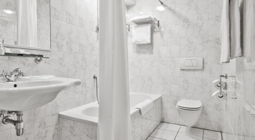 CHARIOT HOTEL-guestroom-Bathroom.jpg