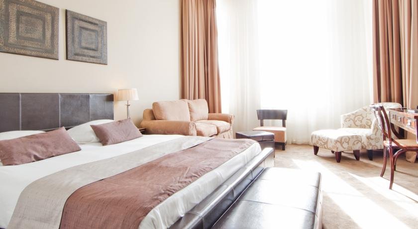 CHARIOT HOTEL-guestroom-Guest Room.jpg