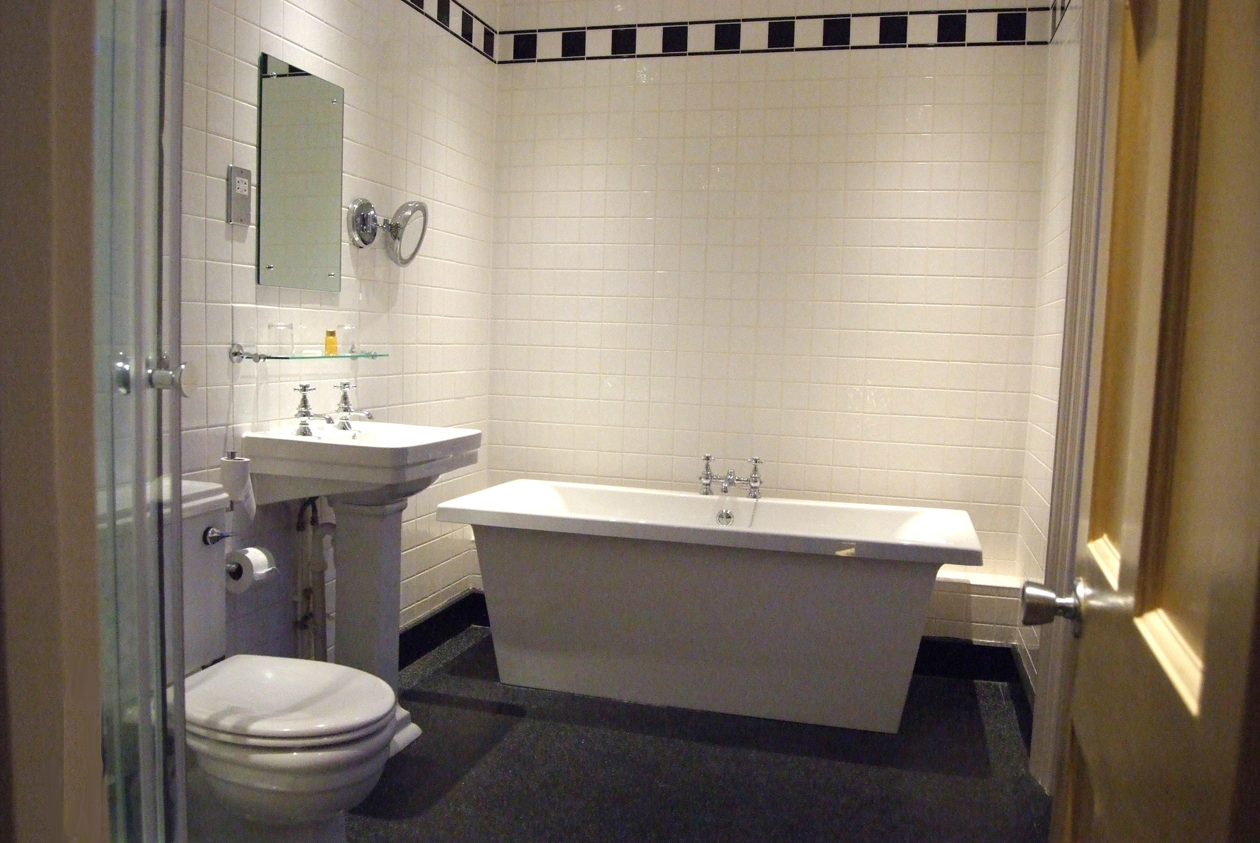 The Manor Hotel Yeovil-guestroom-Superior Room Bathroom.jpg
