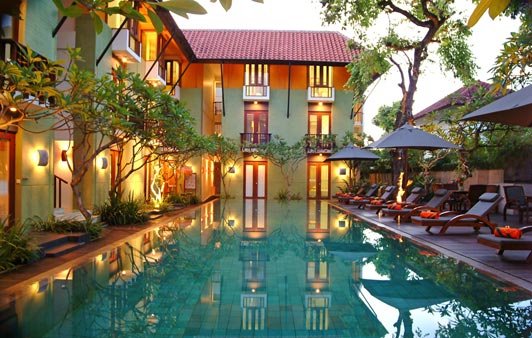 HARRIS Tuban-guestroom-Tuban Pool.jpg