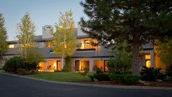  - Pine Ridge Inn Bend