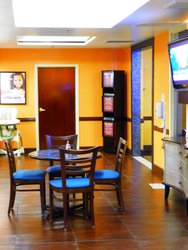  - Holiday Inn Express Hinesville