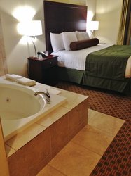  - Cobblestone Hotel & Suites Broken Bow