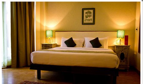 GANGA KINARE-A RIVERSIDE BOUTI-guestroom-Executive Suite.jpg