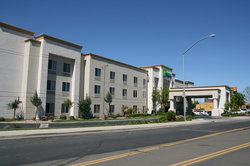  - Holiday Inn Express Stockton - CA 99, Exit 250