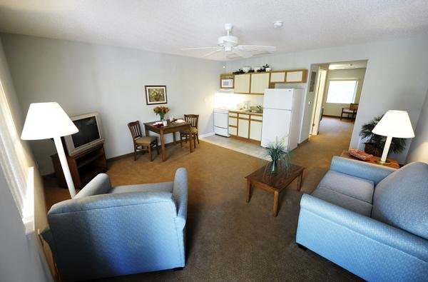 AFFORDABLE SUITES OF AMERICA-guestroom-Suite.jpg