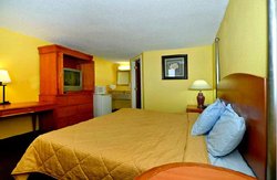  - Eagle Inn Charleston - I-57, Exit 12