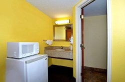  - Eagle Inn Charleston - I-57, Exit 12