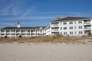 beach sandpiper cape club hotel nj jersey thompsons hotels resort tripadvisor county exterior miles away cumberland