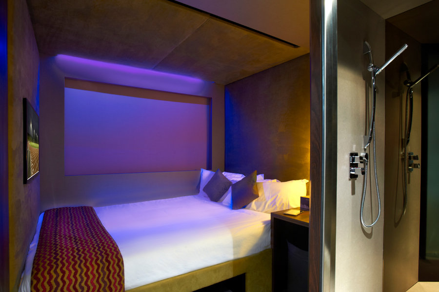 BLOC Hotel Gatwick-guestroom-Sleep room.jpg