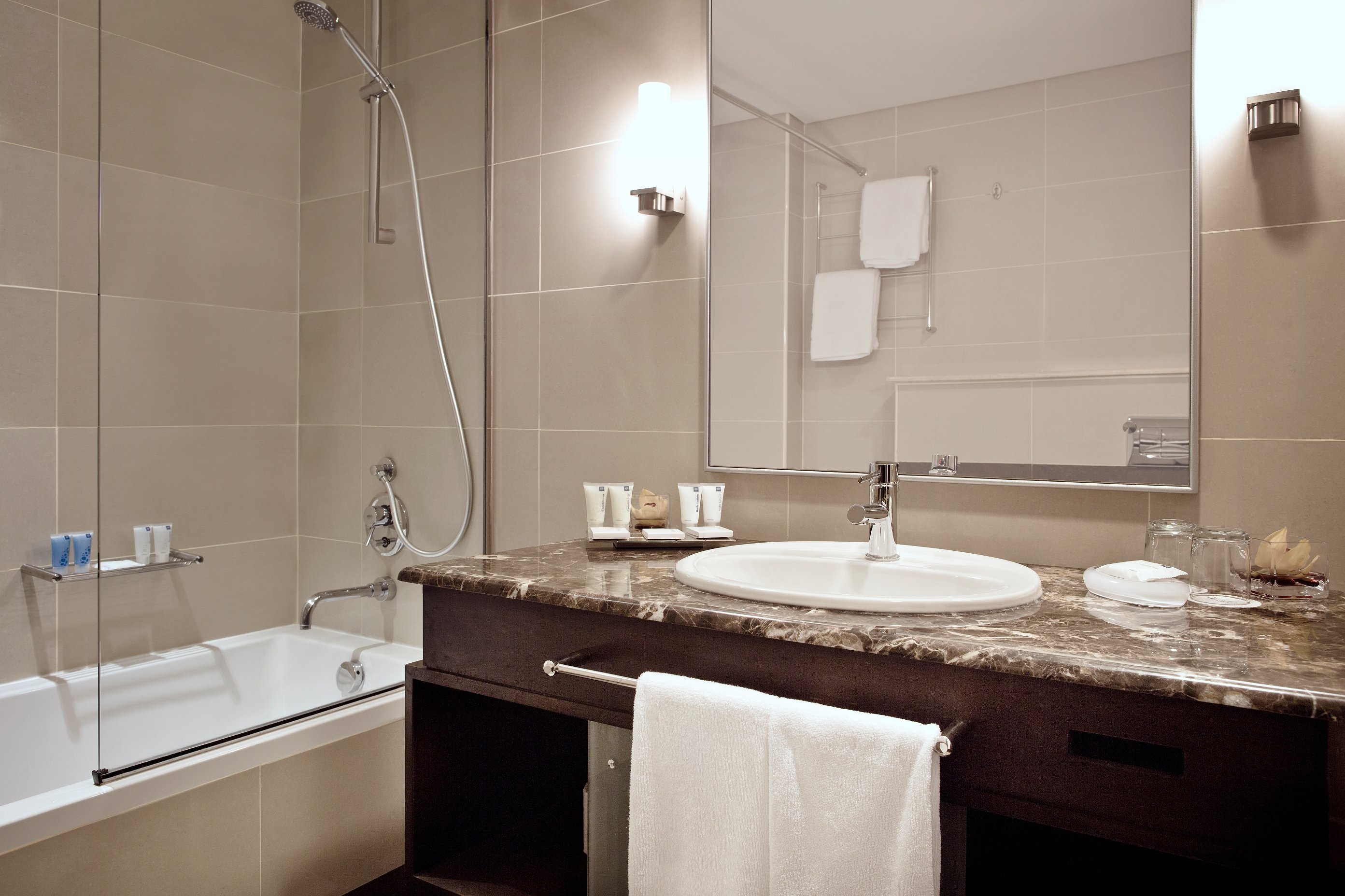 Media Rotana-guestroom-Guest Room – Twin Beds Bathroom.jpg