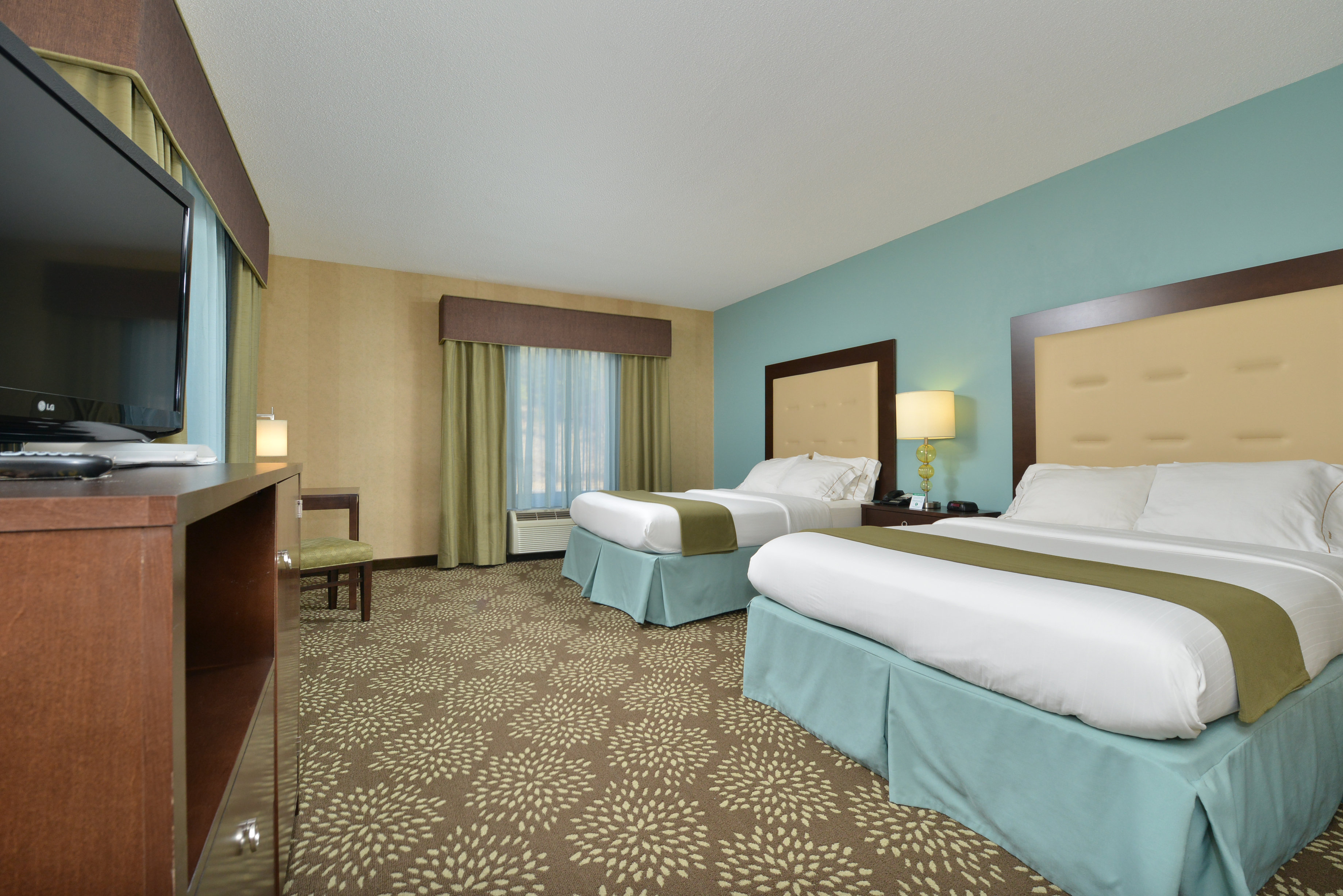 HOLIDAY INN EXP STES SYLVA BY IHG-guestroom-Large double queen corner room.jpg