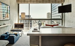  - Line Hotel Los Angeles