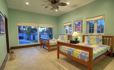 SEADUCTION-guestroom-NDBEDROOM.jpg