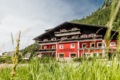 ALPENROYAL HOTEL - Main Photo