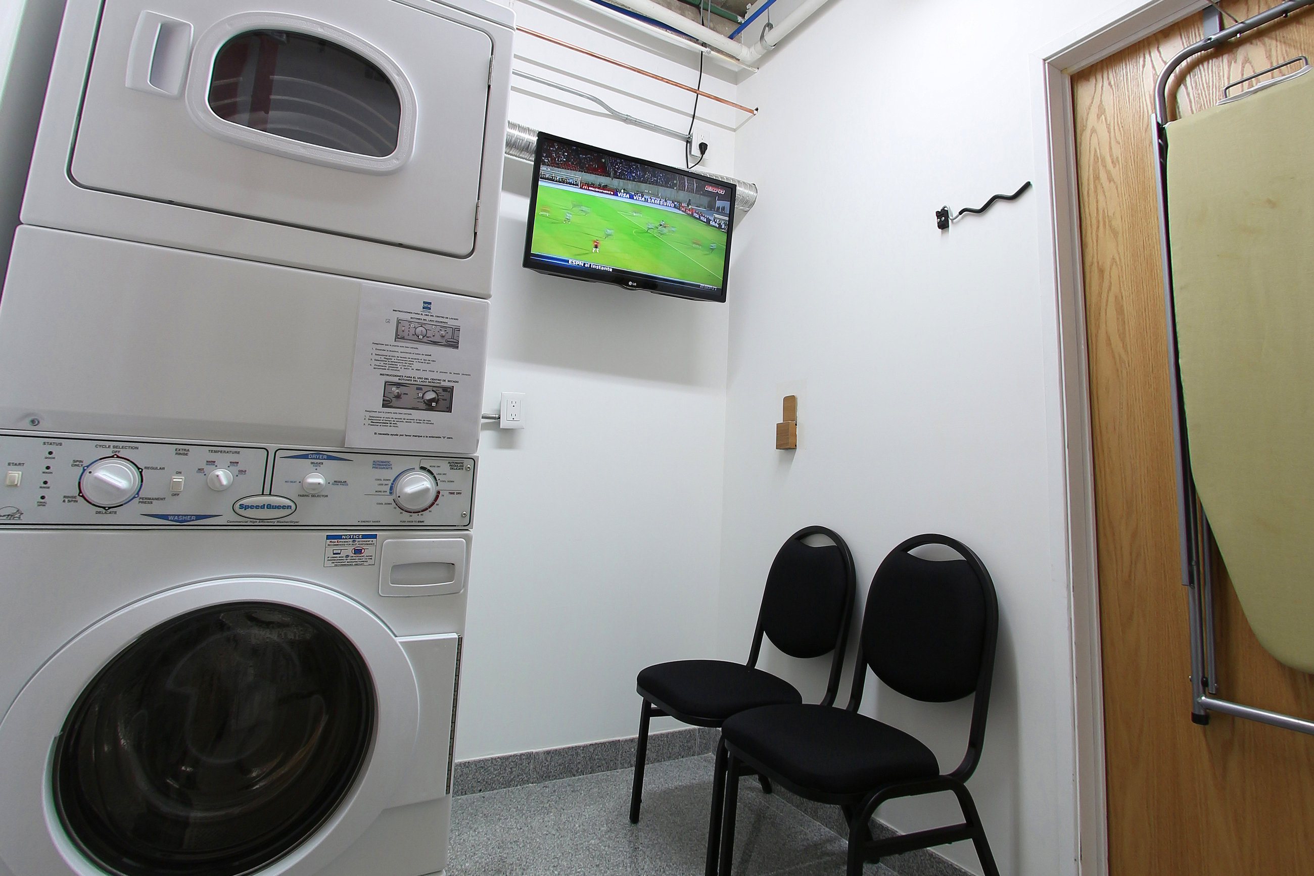 ONE GDL PONIENTE PERIFERICO-guestroom-Laundry/Ironing room.jpg