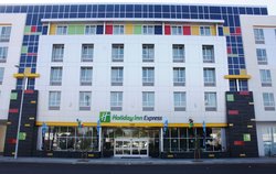  - Holiday Inn Express & Suites North Hollywood