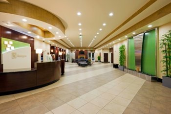 Holiday Inn Hotel & Suites