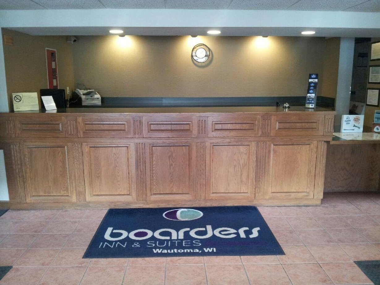 Wautoma, WI - Boarders Inn & Suites
