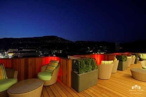 Lounge Exterior
