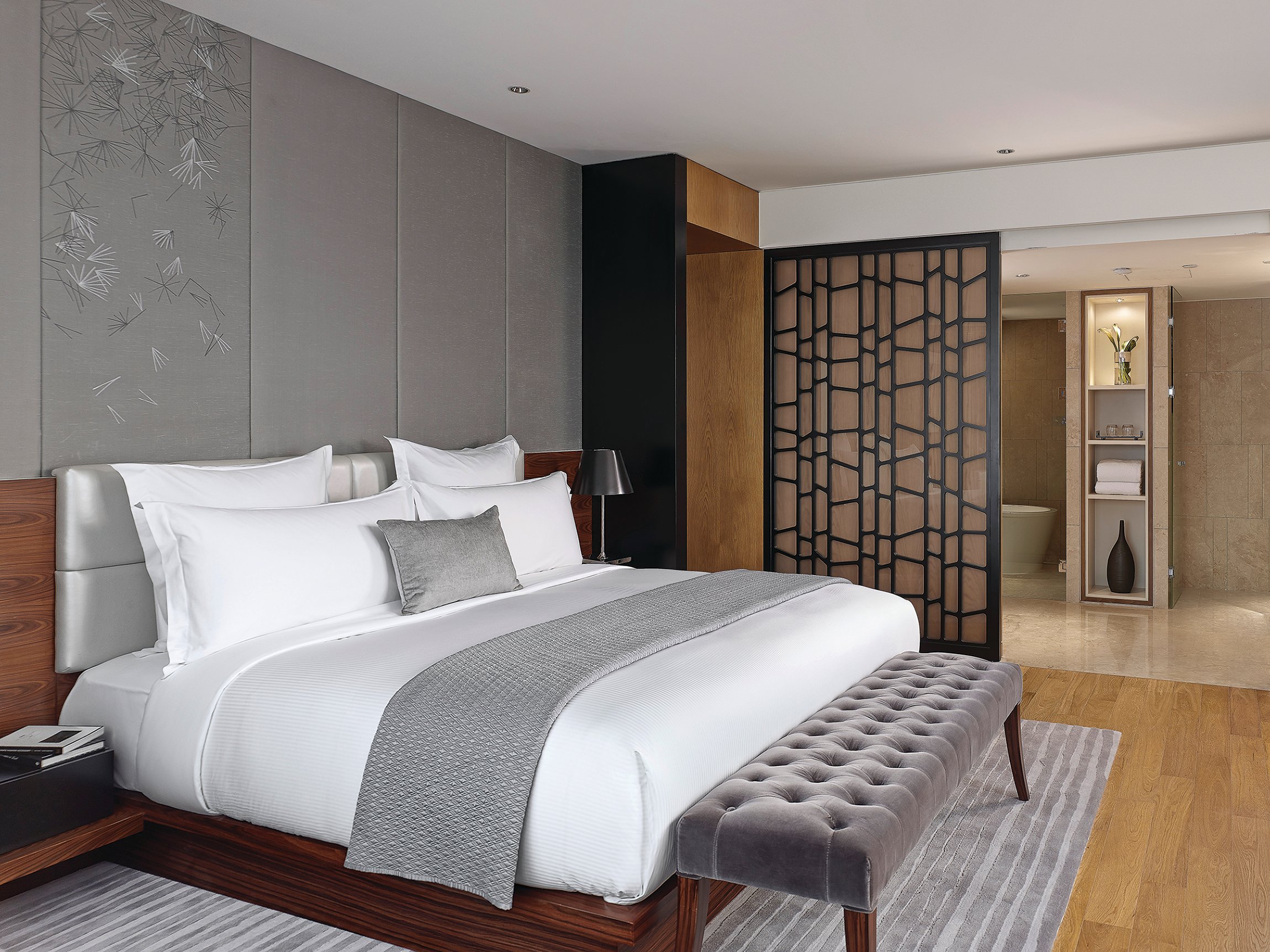Langham Place Ningbo-guestroom-Langham Suite Bedroom.jpg