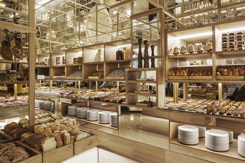 MAJESTIC HOTEL AND SPA - Photo 21