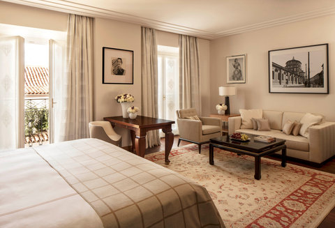 FOUR SEASONS HOTEL MILANO - Photo 18