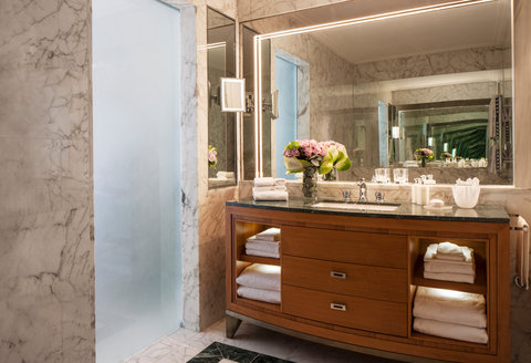 FOUR SEASONS HOTEL MILANO - Photo 14