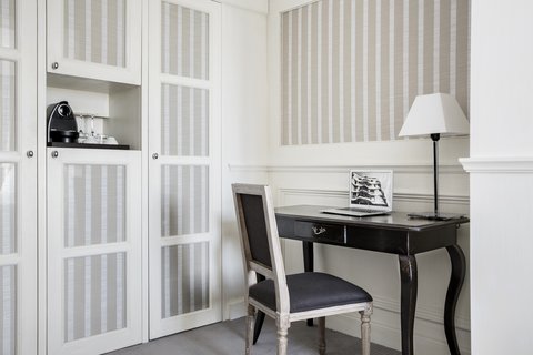 MAJESTIC HOTEL AND SPA - Photo 8